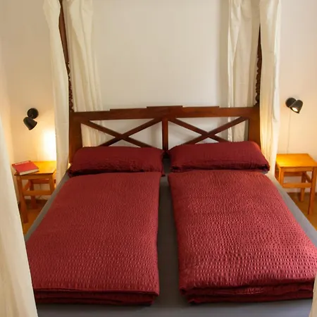 Herbergskirche Homestay *